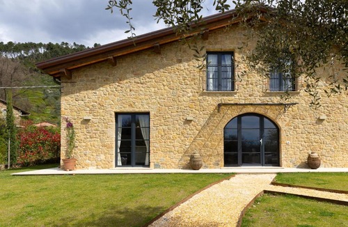 Massa Bed & Breakfast | Casa Gabri Boutique B&B Tuscan Villa retreat