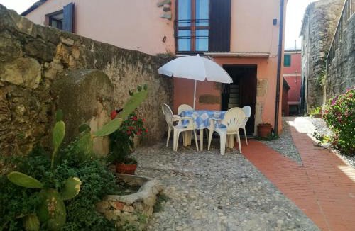 Lavaggiorosso Apartment | CASA LORENZO SULLE COLLINE DI LEVANTO e VICINO ALLE CINQUETERRE LT-0620