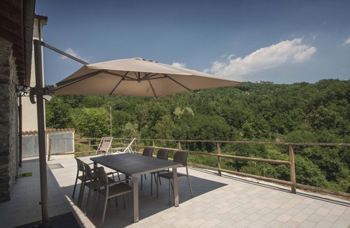 Tresana House | CASA MARINA, terrace with a view, free Wi-Fi, professional cleaning