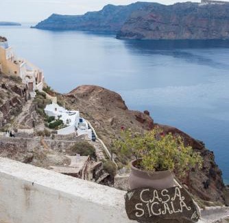 Oia House | Casa Sigala cave