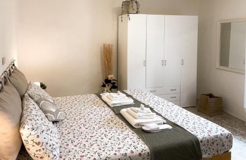 Castellina Marittima House | Casa storica con terrazzo