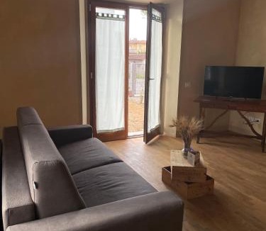 Vada Apartment | Casa vacanze Le due torri