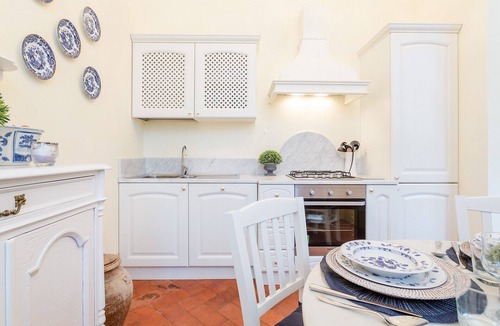 Lucca Historical Center Apartment | CASA VERA exquisite 2 bedrooms 2 baths apartment with garden, A/C