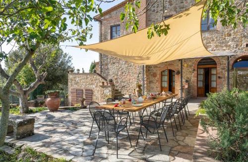 Casole d'Elsa Villa | Casale del Bosco by VacaVilla