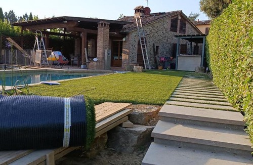 Guistrigona Villa | Casale in fiore con piscina nel chianti