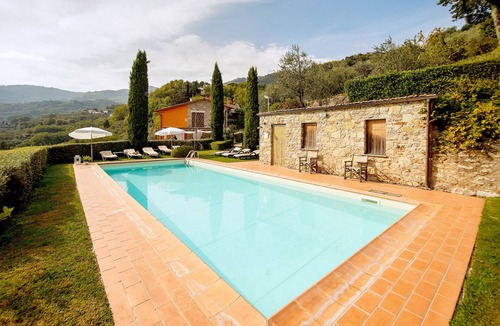 Nozanno Apartment | Casetta di Butia, Glicine apartment with pool