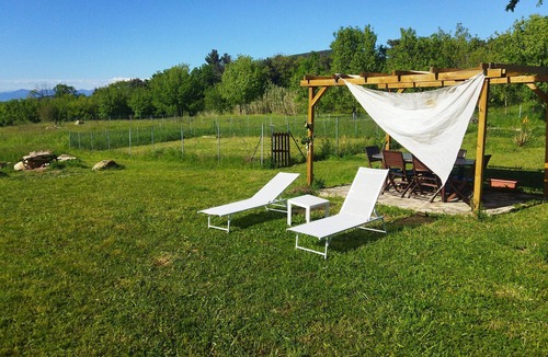 Castellina Marittima Apartment | Casina Rossa, nestled in the Tuscan countryside