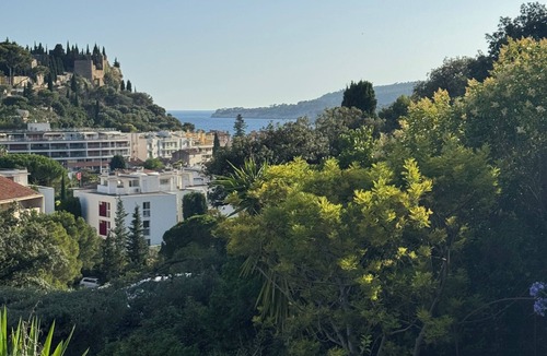 Le Suquet Apartment | Cassis Superbe Appartement Rénové Avec Terrasse vue mer 5 mn du Centre Cassis