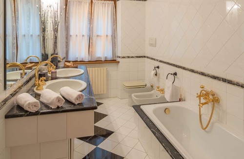 Pieve al Bagnoro House | Castle with panoramic view near Cortona suitable for groups of friends