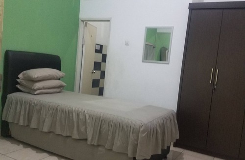 Gedongtataan House | Cendrawasih Syariah Homestay