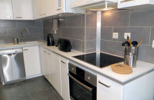Musicians Quarter Apartment | Central Luxury On Prestigious Bd Victor.hugo (2min Walk Pedestrian Zone & Beach)
