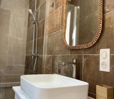 Mantega Apartment | CESSOLE - Charme Urbain 3 chambres Clim & Netflix
