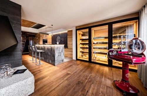 Corgnolaz Villa | Chalet Cocoon Deluxe Private Spa and F&B