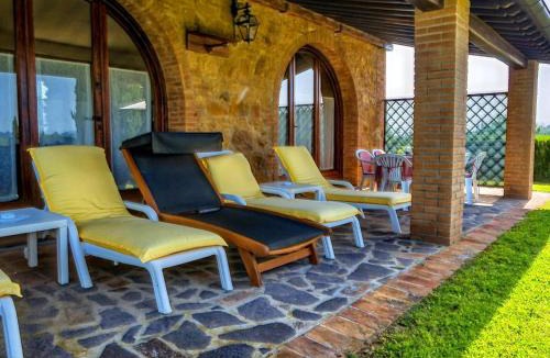 Montaione Apartment | Chalet in Tuscany with Pool and Scenic Views