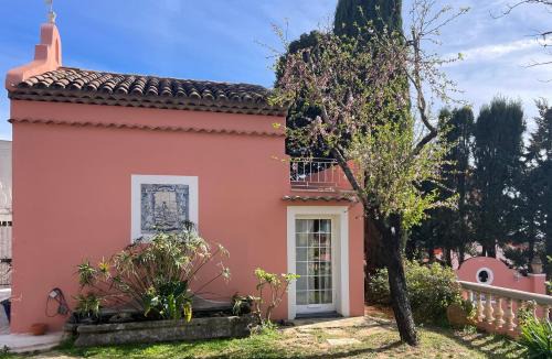 Saint Antoine Bed & Breakfast | Chambre d'hôtes duplex Le petit mas niçois de la Villa rose