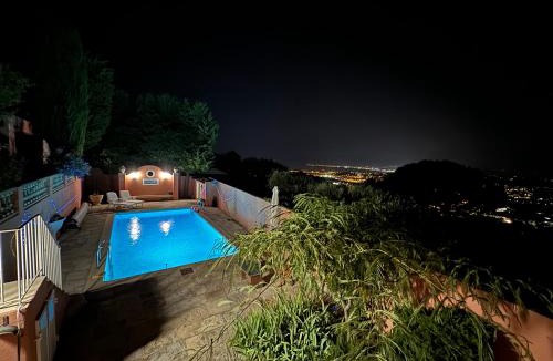 Saint Antoine Bed & Breakfast | Chambre d'hôtes duplex Le petit mas niçois de la Villa rose