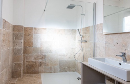 Le Plan-de-Grasse House | Chambres Lougolin