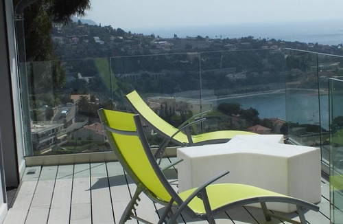 Villefranche-sur-Mer Villa | Character House 3 Bedrooms 3 Bathrooms Sea View, Swimming pool.