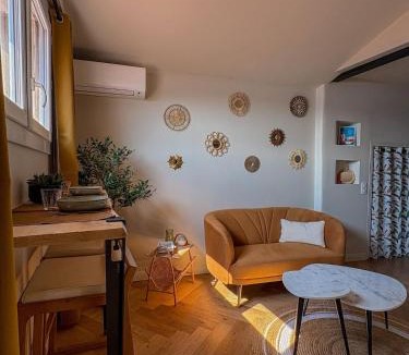 Villefranche-sur-Mer Apartment | Charmant 2 pièces rénové avec vue mer