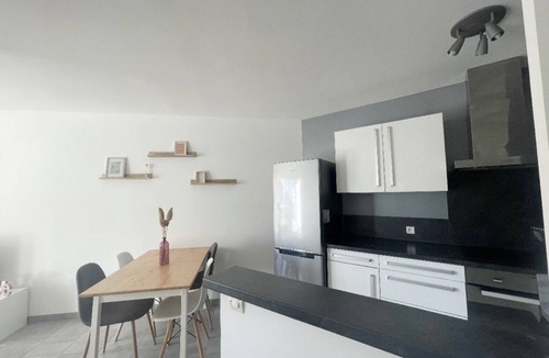 Golfe Juan Apartment | Charmant Deux Pièces à 500 m des Plages. A 5 Minutes de Cannes!