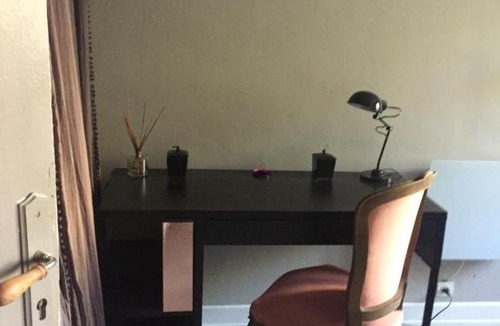 Cimiez Bed & Breakfast | Charmante chambre privée 5/10 mn du CentreVille/Port-Jardin/Parking
