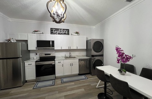 Ocoee Apartment | Charming 1-bedroom apartment with pool, WiFi, AC centrally located!