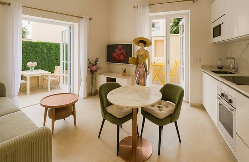 Antibes Old Town House | Charming 1-bedroom house and garden with AC, WiFi in delightful Old Antibes