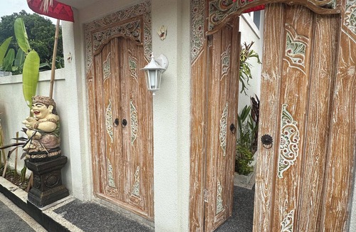 Kutuh Villa | Charming 1 bedroom private pool villa, living room and kitchen in southern Bali