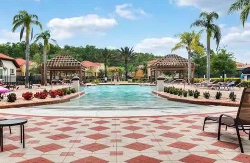 Bellavida House | Charming 3BR Resort Townhome with Private Pool near Disney