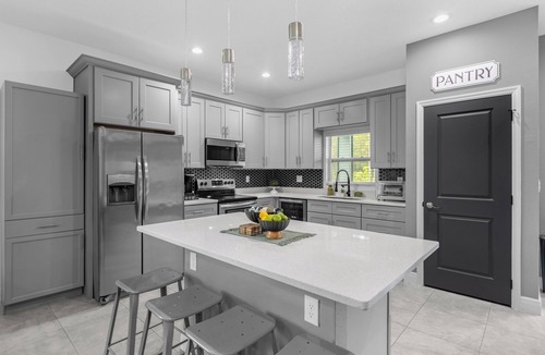 Holopaw House | Charming 4-bedroom house with WiFi and AC in peaceful St. Cloud/1 acre land