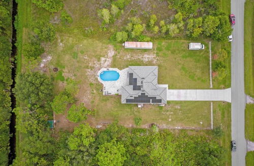 Holopaw House | Charming 4-bedroom house with WiFi and AC in peaceful St. Cloud/1 acre land
