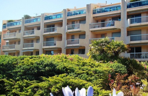 Boulouris-sur-Mer Apartment | Charming accommodation 3 * by the sea with sea view. Private park, elevatoring