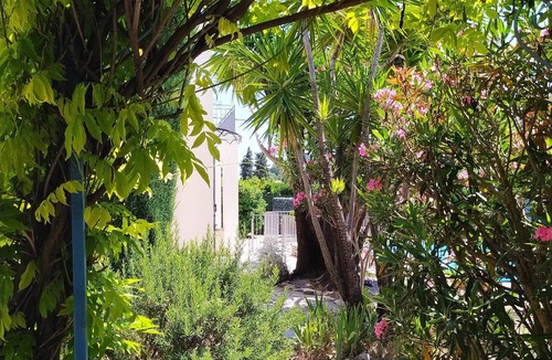 Vence Villa | Charming air-conditioned Provençal villa with heated pool and hot-tub