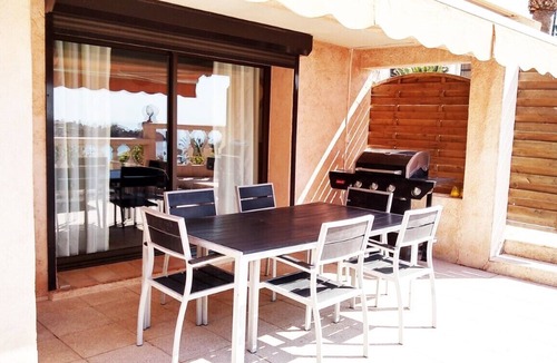 Antheor Apartment | Charming apartment next to the sea and the beach