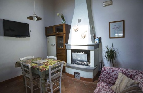 Poggiarello Apartment | CHARMING APARTMENT WITH SWIMMING POOL 35 KM FLORENCE, 20 KM SIENA, 12 KM CHIANTI