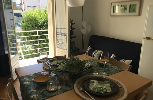 Juan-les-Pins Apartment | Charming apartment in the heart of Juan les Pins