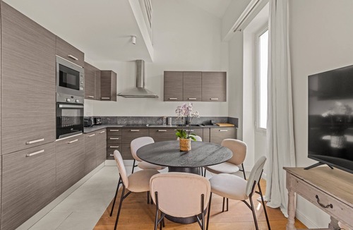 California - Pezou Apartment | Charming Family Duplex in a Peaceful Residence