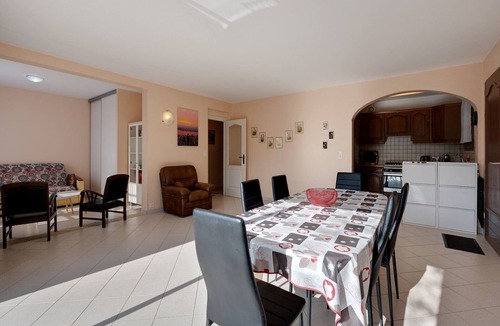 Drap Apartment | Charming Flat with Pool