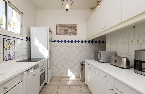 Biot House | Charming French Riviera villa - 3 bedrooms 2 bathrooms Swimming pool Wifi