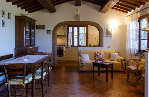 Montescudaio House | charming house for 4 persons with wifi, dishwasher and washing maschine