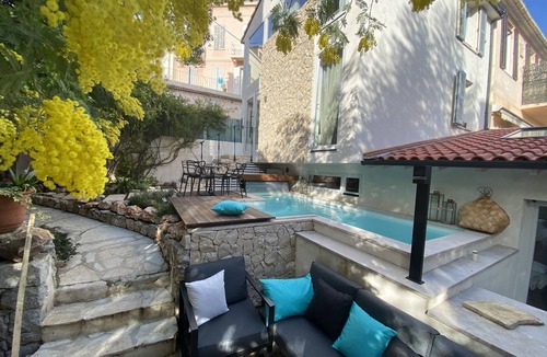 Riou - Petit Juas - Av de Grasse House | Charming house with garden and pool