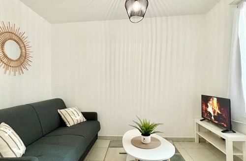 Saint-Roch Apartment | Charming, peaceful studio near tramay and station