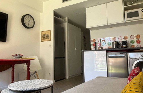 Cannes Old Town Apartment | Charming refurbished cocoon with swimming pool