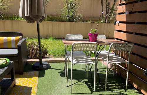 Cannes Old Town Apartment | Charming refurbished cocoon with swimming pool