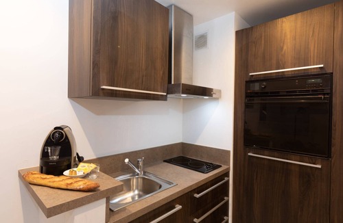 Juan-les-Pins Apartment | Charming Riviera 1E - One Bedroom Apartment, Sleeps 4