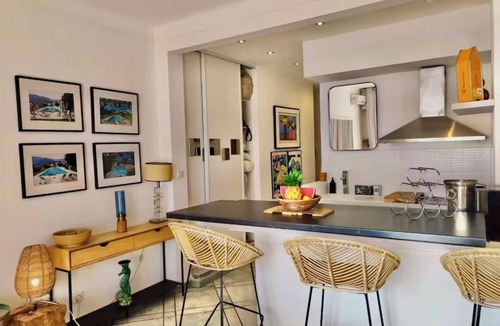 La Californie Apartment | Charming Studio with Panoramic View of the Mediterranean Sea in Nice