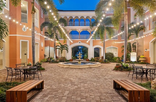 Williamsburg Villa | Charming villa with WiFi, fitness room in superb Orlando