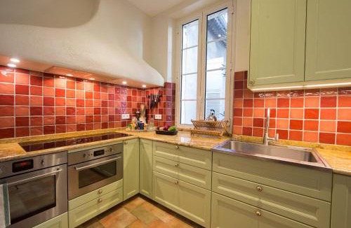 Antibes Old Town Apartment | Chateau Clemenceau