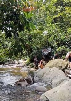 Bukit Lawang Bed & Breakfast | Cheap Sumatra Trekking 2 day 1 night,include car & room