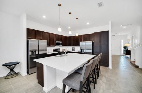 Campbell House | Cheerful 12 BR 11.5 BA Game Villa Sleep 25 near Disney
